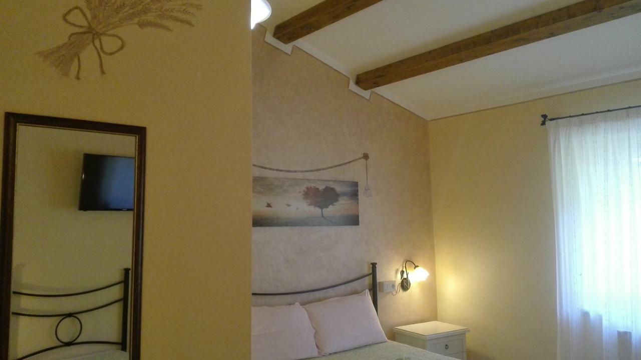 Agriturismo Monte Pino 텔티 외부 사진