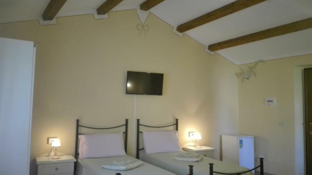 Agriturismo Monte Pino 텔티 외부 사진